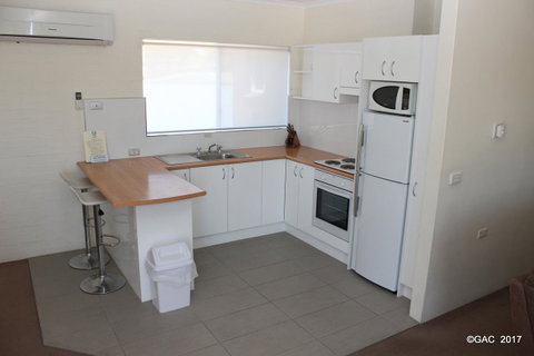 Mollymook Cove Apartments - Port Augusta Accommodation 12