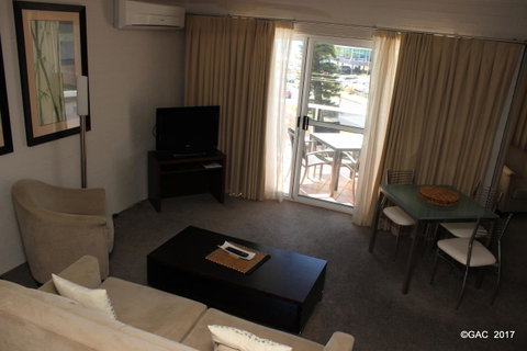 Mollymook Cove Apartments - Port Augusta Accommodation 10