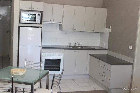 Mollymook Cove Apartments - Port Augusta Accommodation 23