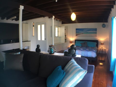 High Tide At Emerald - Port Augusta Accommodation 0