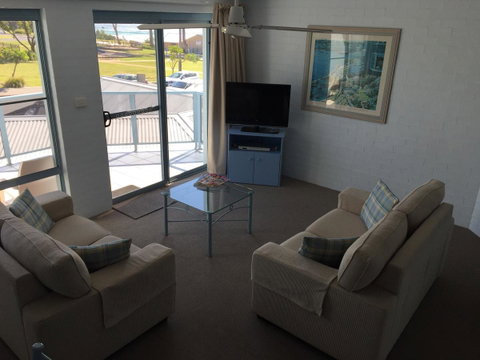 Breakers Apartments - Port Augusta Accommodation 12