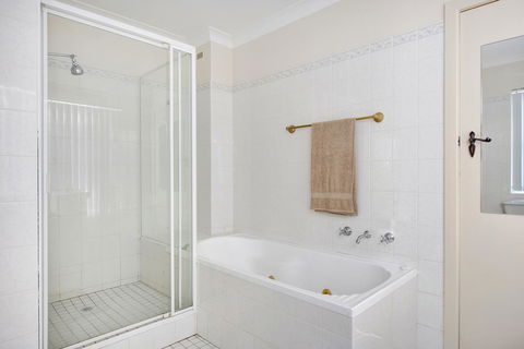The Rotunda, Gerroa - Port Augusta Accommodation 24