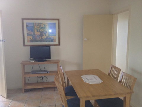 Oxley Cove Holiday Apartment - Port Augusta Accommodation 9
