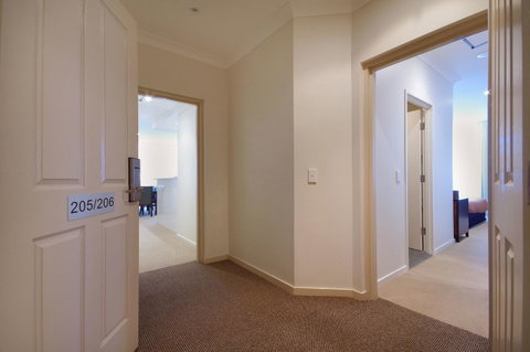 Macquarie Waters Boutique Apartment Hotel - Port Augusta Accommodation 7