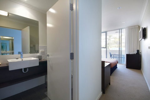 Macquarie Waters Boutique Apartment Hotel - Port Augusta Accommodation 24