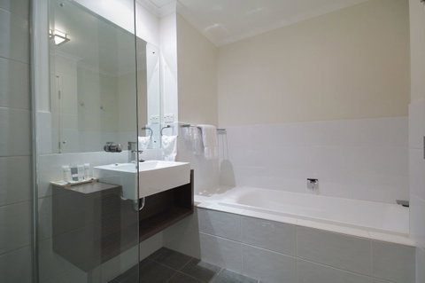 Macquarie Waters Boutique Apartment Hotel - Port Augusta Accommodation 20