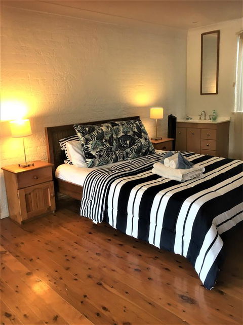 Yigala House - Port Augusta Accommodation 24