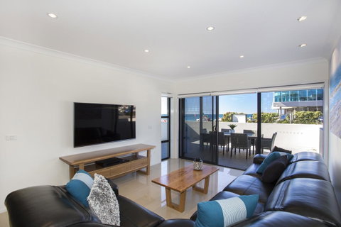 Beachfront 2 - Port Augusta Accommodation 3