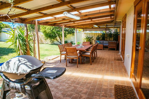 Sunbaker Pet Friendly Awards Finalist 4 Mins Walk To Culburra Beach - Port Augusta Accommodation 0