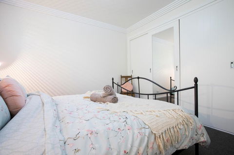 Armidale Cottage - House 2 - Port Augusta Accommodation 24