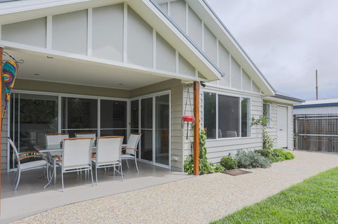 Armidale Cottage - House 2 - Port Augusta Accommodation 0