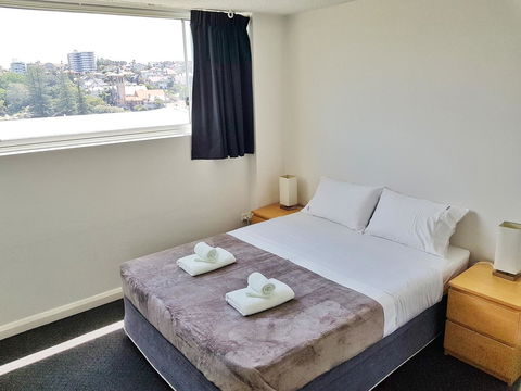 Manly Central Executive - Port Augusta Accommodation 13