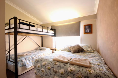 Full Circle Apartments - Port Augusta Accommodation 4