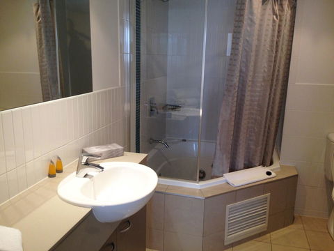 BASE Holidays - Ettalong Beach Premium Apartments - Port Augusta Accommodation 39