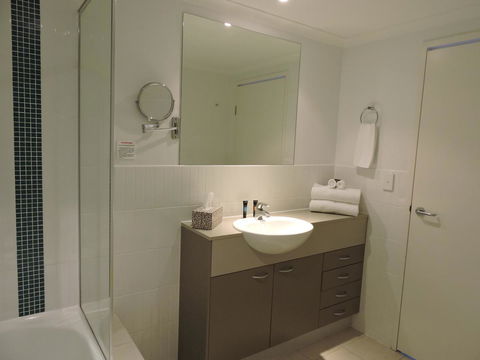 BASE Holidays - Ettalong Beach Premium Apartments - Port Augusta Accommodation 6