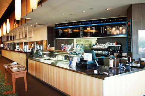 BASE Holidays - Ettalong Beach Premium Apartments - Port Augusta Accommodation 2