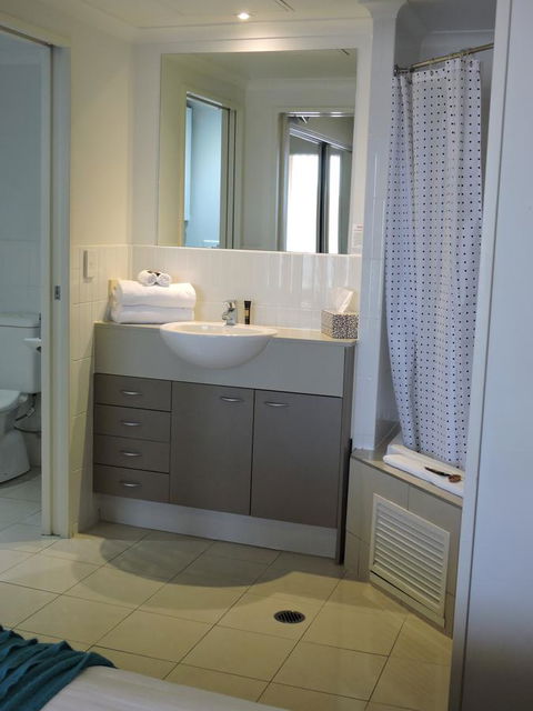 BASE Holidays - Ettalong Beach Premium Apartments - Port Augusta Accommodation 8