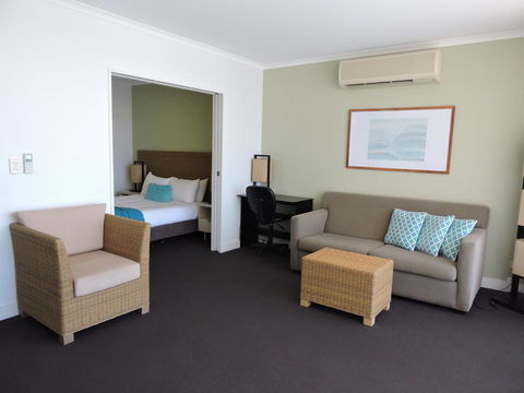 BASE Holidays - Ettalong Beach Premium Apartments - Port Augusta Accommodation 9