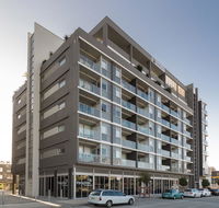 Honeysuckle Executive Apartments - Port Augusta Accommodation