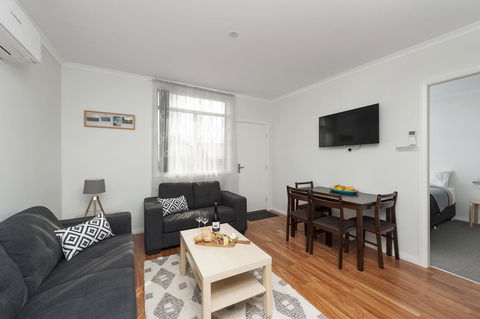 125 Milton - Port Augusta Accommodation 4