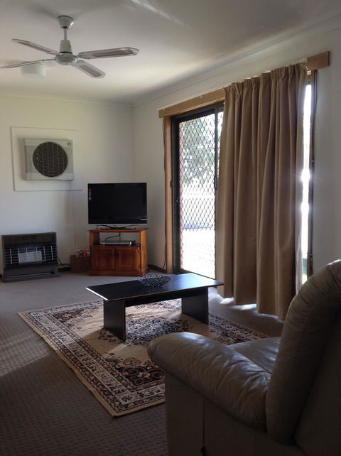 7 Melbourne Street - Port Augusta Accommodation 6