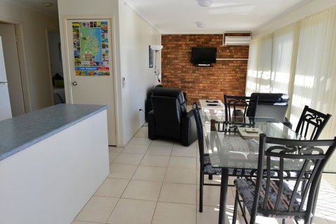 Beach House Holiday Apartments - Port Augusta Accommodation 8