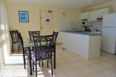Beach House Holiday Apartments - Port Augusta Accommodation 11