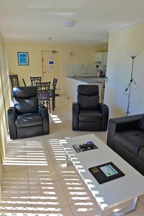 Beach House Holiday Apartments - Port Augusta Accommodation 7