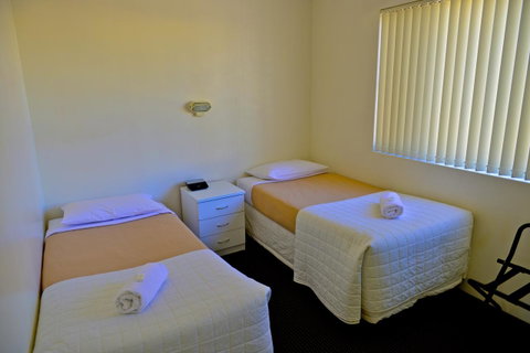 Beach House Holiday Apartments - Port Augusta Accommodation 9