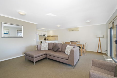 South Pacific Apartments - Port Augusta Accommodation 9