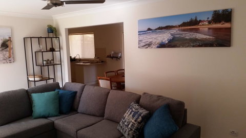 Twin Palms Holiday House At Lighthouse - Port Augusta Accommodation 9