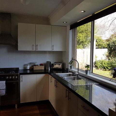 Belle In Bowral - Port Augusta Accommodation 6