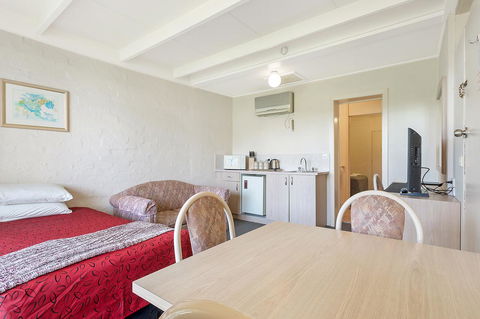 Black Dolphin Resort Motel & Apartments - Port Augusta Accommodation 14
