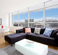 Gadigal Groove - Modern and Bright 3BR Executive Apartment in Zetland with Views - Port Augusta Accommodation