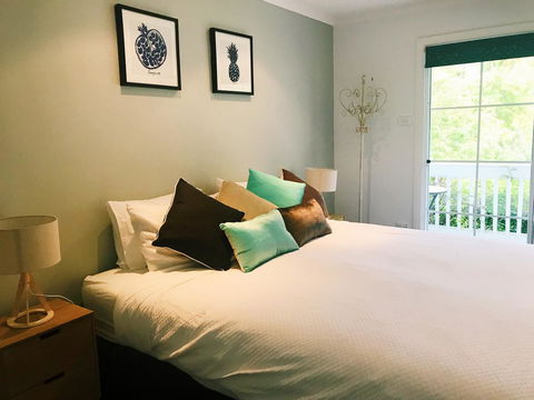 Bowral Escape - Port Augusta Accommodation 9