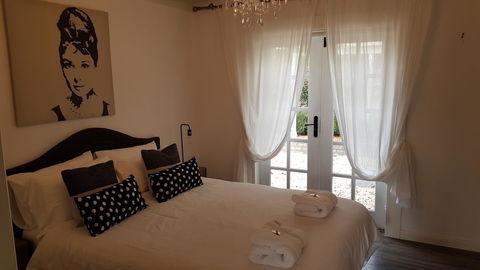 Bowral Escape - Port Augusta Accommodation 11