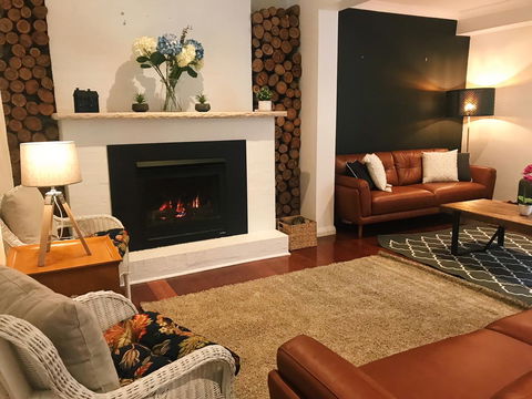 Bowral Escape - Port Augusta Accommodation 15