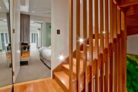 3 Storey Home Close Walk To Fox Studios SCG & City - Port Augusta Accommodation 2