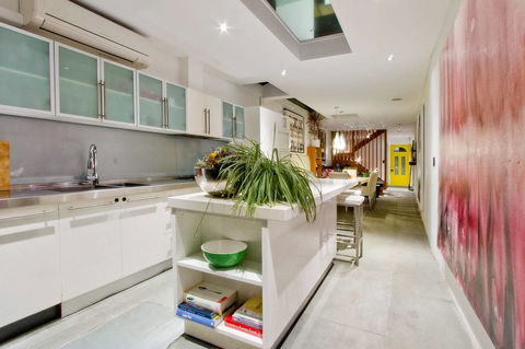3 Storey Home Close Walk To Fox Studios SCG & City - Port Augusta Accommodation 6