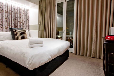 3 Storey Home Close Walk To Fox Studios SCG & City - Port Augusta Accommodation 25