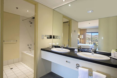 DoubleTree By Hilton Alice Springs - Port Augusta Accommodation 36