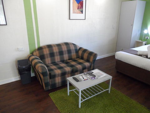 Alice On Todd Apartments - Port Augusta Accommodation 22