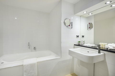 Crowne Plaza Canberra, An IHG Hotel - Port Augusta Accommodation 28