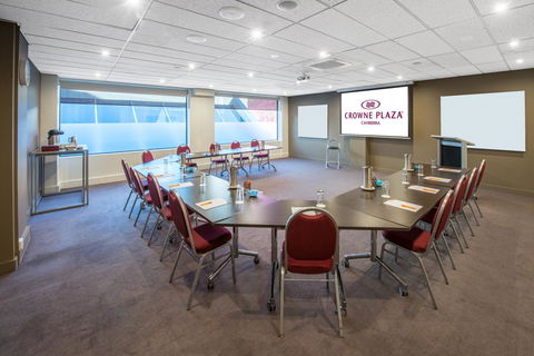 Crowne Plaza Canberra, An IHG Hotel - Port Augusta Accommodation 8