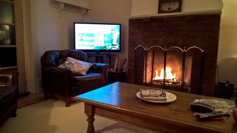 Book Keepers Cottage - Port Augusta Accommodation 3