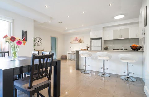 Boutique Stays - Mentone Abode - Port Augusta Accommodation 2