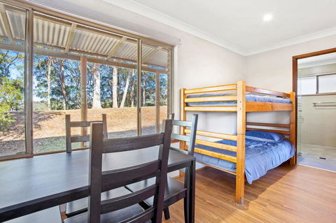 Braeside Cabin Three - Parsonsia - Port Augusta Accommodation 2