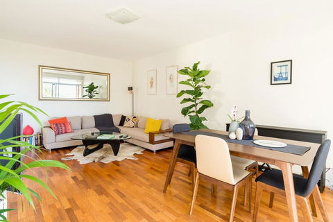 Bright And Spacious Apartment Near Bronte Beach - Port Augusta Accommodation 0