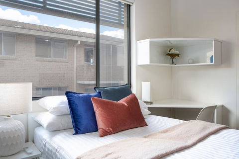Bright Studio Steps From Westmead Hospital - Port Augusta Accommodation 1