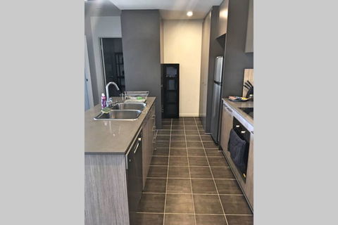 Bright, Modern, Stylish - Top Floor Apt - Woden - Port Augusta Accommodation 0